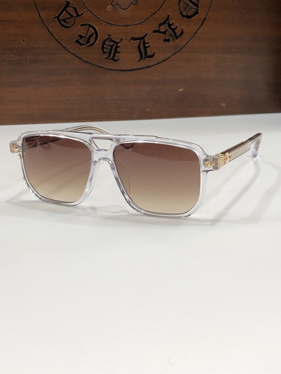 New sunglasses CHROME HEART will be the old American classic punk elements into the details full of points let you experience high-end qualityCH8168 SIZE 55-14-156