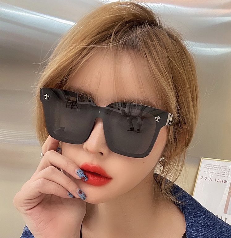 2023 newest models, Crocentric unisex models polarized sunglasses (can be matched with couples models) all colors back to the single arrival Material TR, high-definition conjoined polarized lenses Model 5900