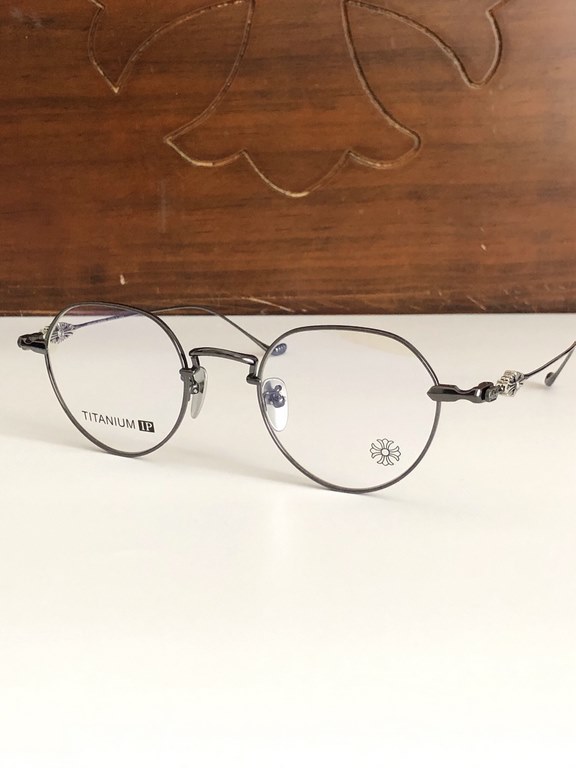 Powerful Recommendation Powerful Recommendation!Crowheart   A masterpiece! Vintage gold filigree frame   Old money style!Super light! Slim frame and temples design, very comfortable to wear!VAGIDICTORIAN SIZE 48-22-148 W