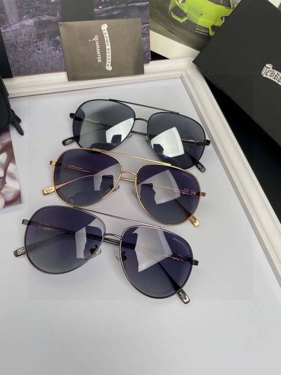 . Crocentric original quality men's polarized sunglasses   Material high definition polarized Polaroid lenses, metal alloy logo temples. Look at the details to know the master handmade design, exquisite workmanship, high