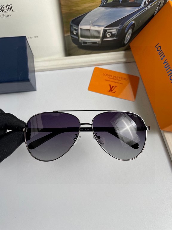 . New   Brand crocus original quality men's polarized sunglasses   Material high-definition polarized Polaroid lenses, metal alloy logo temples. Look at the details to know the master handmade design, exquisite workmansh