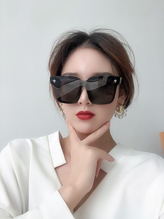 2024 newest models, Crocentric unisex models polarized sunglasses (can be matched with couples models) all colors back to the single arrival Material TR, high-definition continuous polarized lenses Model 5900