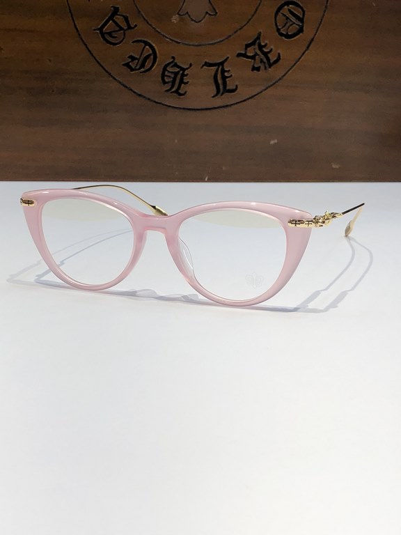 NEW CHROME HEART NEW LOVER This year's fashionable cat-eye frames.The simple design of the temples is fashionable and comfortable.CH8228 SIZE50-19-148