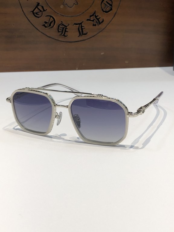 New Sunglasses Vintage Crocker Heart CHROME HEART Double-beam frame with clean and simple line design Titanium frameTitanium ring with laser engraved horseshoe pattern, personalized and exquisite.CH8153 SIZE55-19-147