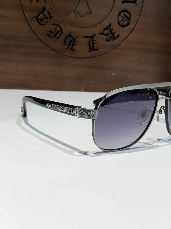 CHROME HEART Heavy-duty Classic laser pattern is very delicate and very MAN sunglassesBONEHEARD SIZE 63-16-145