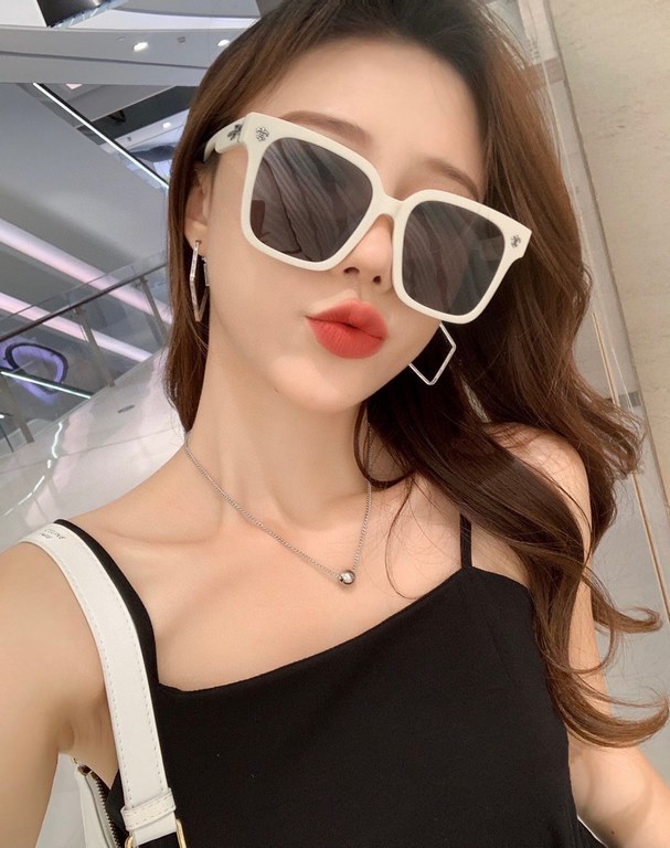 2022 NewBrand,   Crocentric men and women with the same original single polarized sunglasses   TR90 slice frames   Imported Polaroid HD polarized lenses. Large frame fashion sunglasses  , high-end leg design, the quality