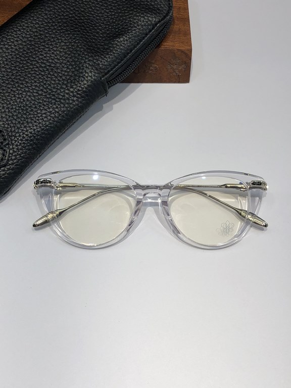 NEW CHROME HEART NEW LOVER This year's fashionable cat-eye frames.The simple design of the temples is fashionable and comfortable.CH8228 SIZE50-19-148