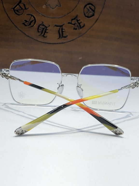 CHROME HEART   Titanium!Large frame with gold wire frame Ultra lightweight pure titanium!CH8244 SIZE 56-17-145