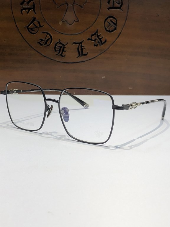 CHROME HEART   Titanium!Large frame with gold wire frame Ultra lightweight pure titanium!CH8244 SIZE 56-17-145