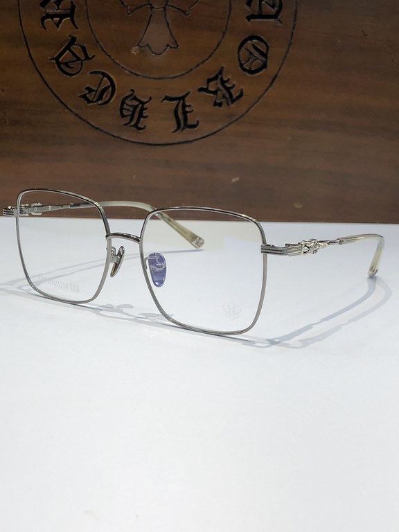 CHROME HEART   Titanium!Large frame with gold wire frame Ultra lightweight pure titanium!CH8244 SIZE 56-17-145