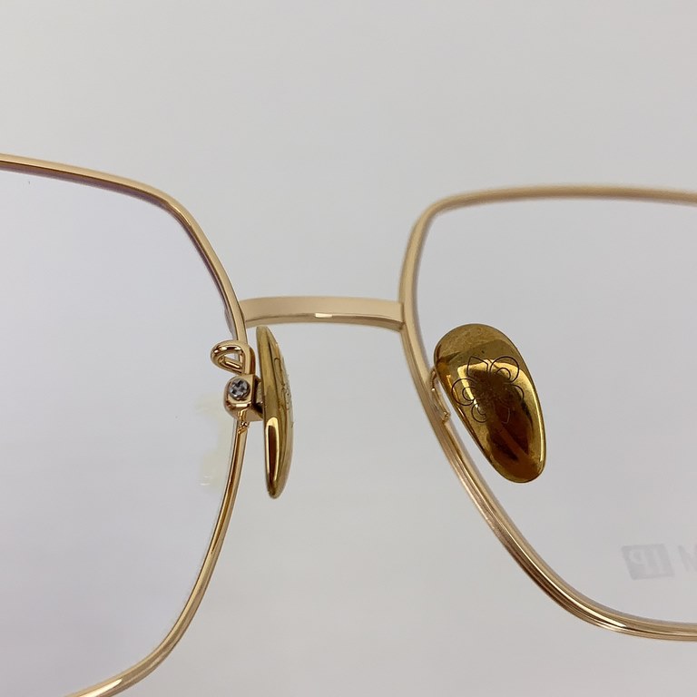 Titanium! CHROME HEARTLarge frame with gold wire frame Ultra-lightweight pure titanium!CH8244 SIZE 56-17-145