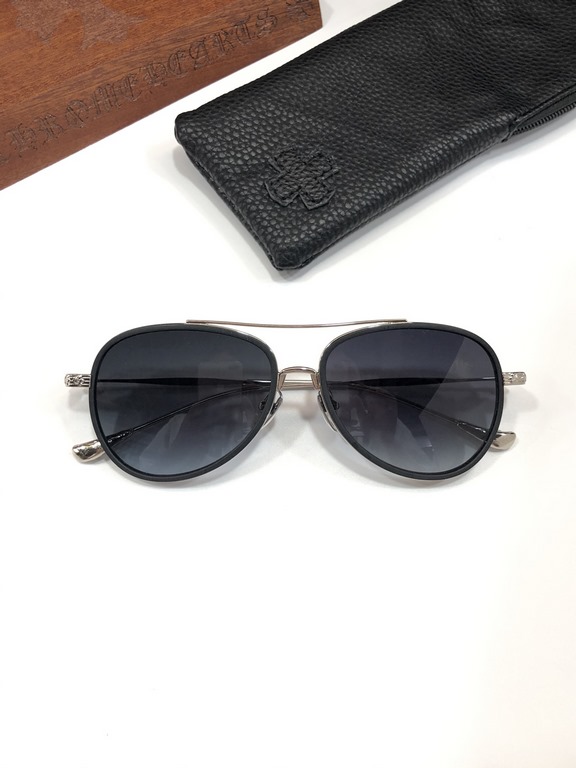 Trendy fashion sunglasses CHROME HEART brand new!CHROME HEART Extreme Craftsmanship Pencil Tail 925 Crucifix DecorationFull of details CH8118SIZE56-16-148