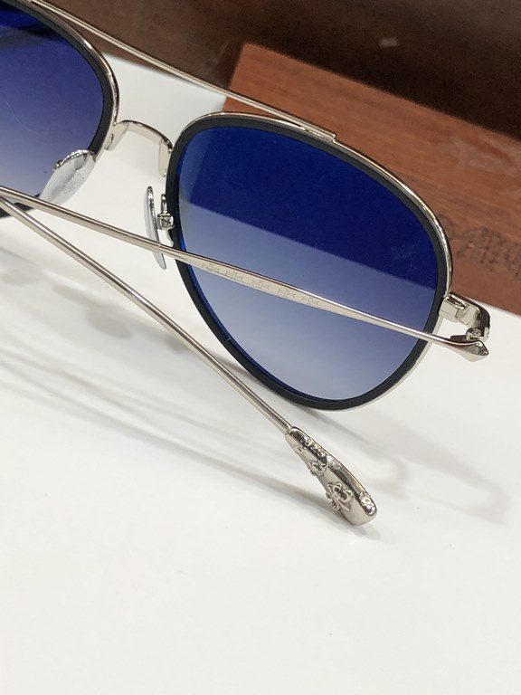 Trendy fashion sunglasses CHROME HEART brand new!CHROME HEART Extreme Craftsmanship Pencil Tail 925 Crucifix DecorationFull of details CH8118SIZE56-16-148