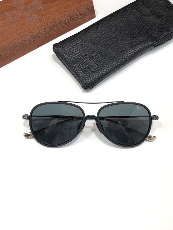 Trendy fashion sunglasses CHROME HEART brand new!CHROME HEART Extreme Craftsmanship Pencil Tail 925 Crucifix DecorationFull of details CH8118SIZE56-16-148