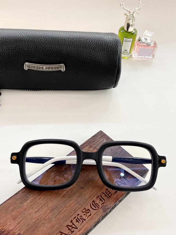 Crocentrics' large, stylish framesExquisite   prescription glassesWY2246 size50-22-145