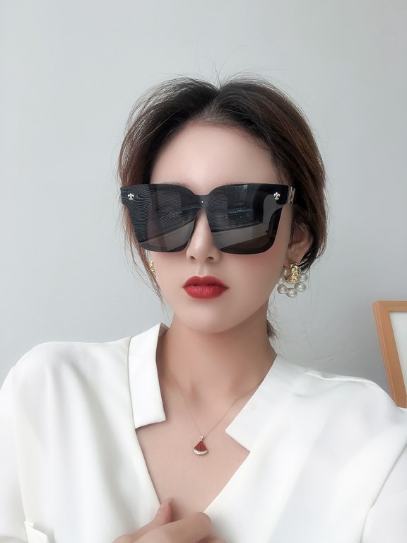 2023 newest models, Crocentric unisex models polarized sunglasses (can be matched with couples models) all colors back to the single arrival Material TR, high-definition conjoined polarized lenses Model 5900