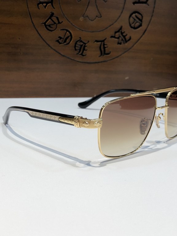 New sunglasses CHROME HEARTFashionable square frame, simple and atmospheric upscaleCH8180 SIZE58-16-154