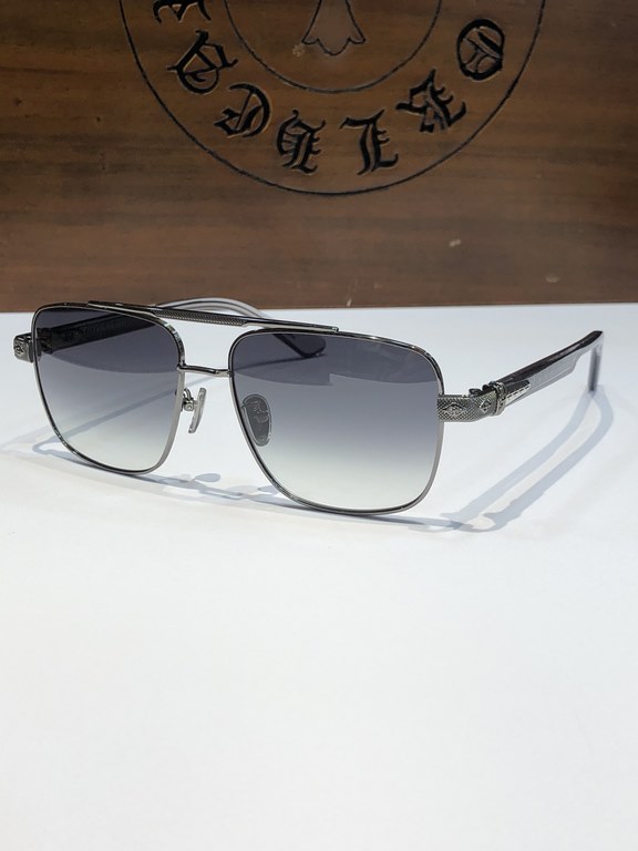 New sunglasses CHROME HEARTFashionable square frame, simple and atmospheric upscaleCH8180 SIZE58-16-154