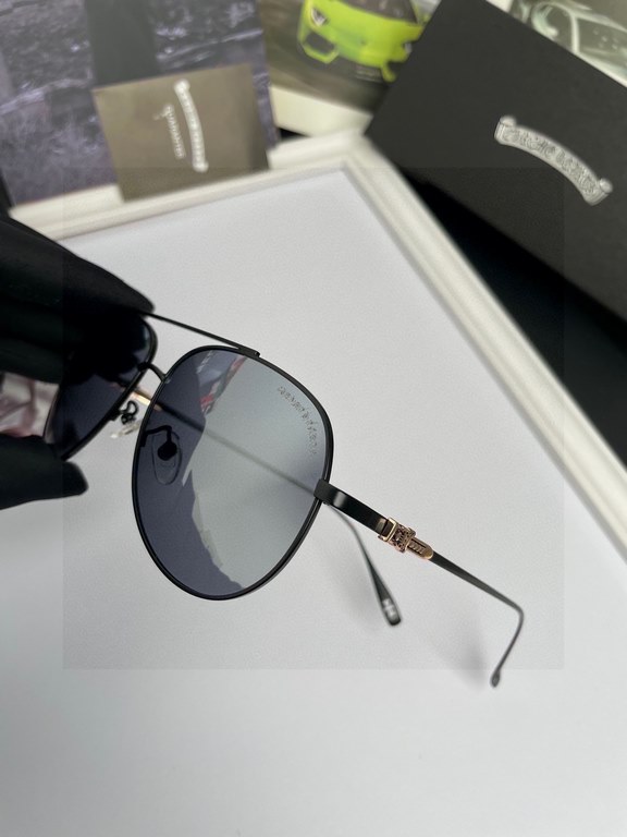 . Crocentric original quality men's polarized sunglasses   Material high definition polarized Polaroid lenses, metal alloy logo temples. Look at the details to know the master handmade design, exquisite workmanship, high