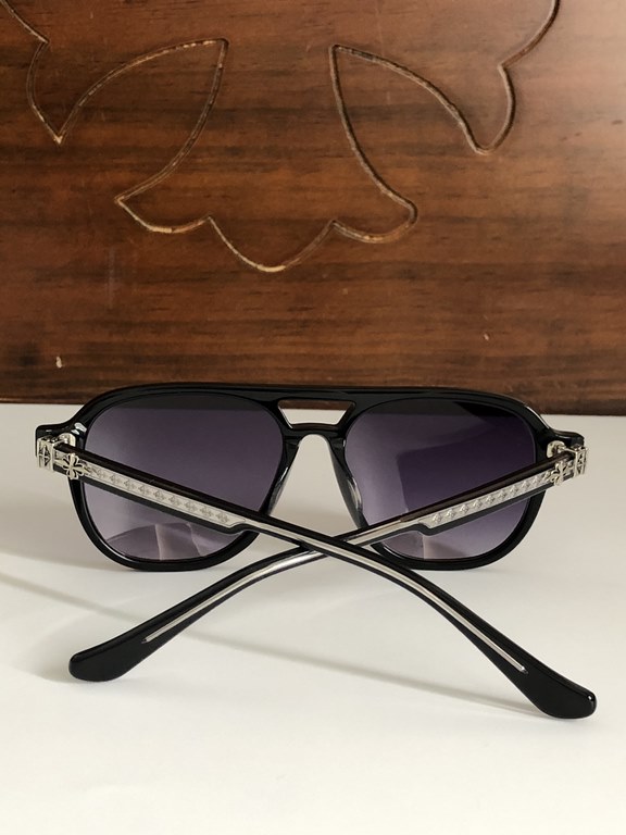 New CHROME HEART retro double beam large frame will be the old American classic punk elements into the details full of let you experience high-end qualityCH8167 SIZE 54-16-156