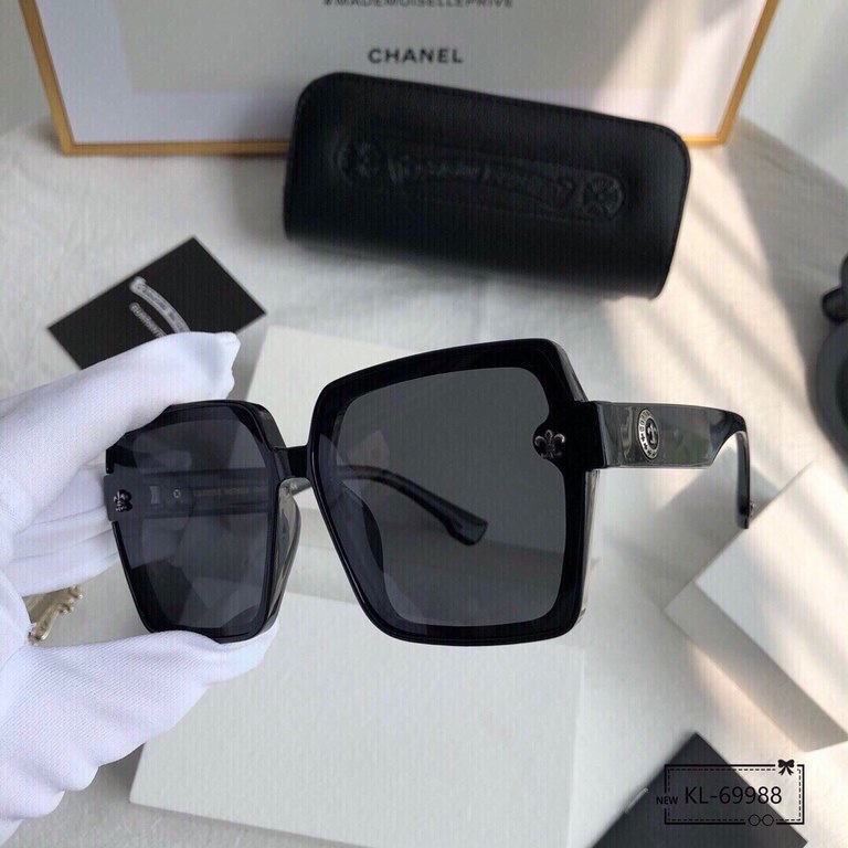 . [Chrome heart - Crow Heart] . [Polaroid Resin Polarized Lenses] . [TR Frames-Lightweight and comfortable to wear]  . . [size 64-12-150,]. . [Original sealed packaging   new sunglasses to reduce the burden of glare, blo