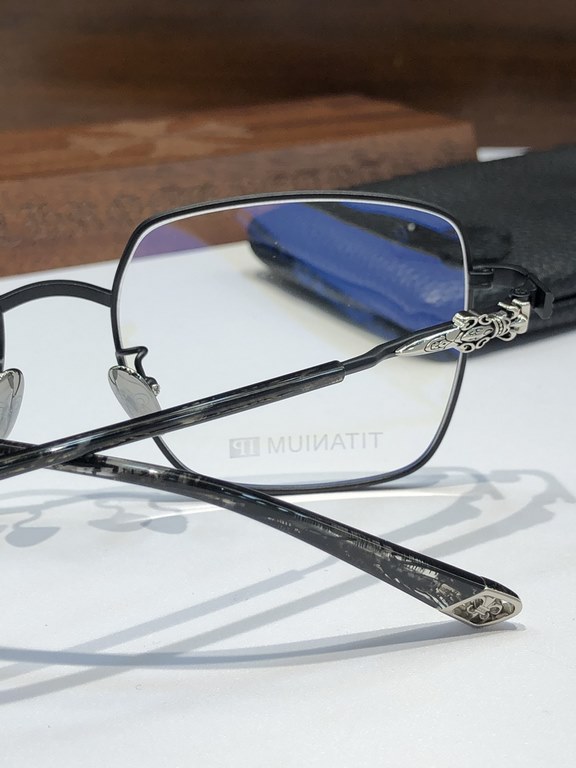 CHROME HEART   Titanium!Large frame with gold wire frame Ultra lightweight pure titanium!CH8244 SIZE 56-17-145