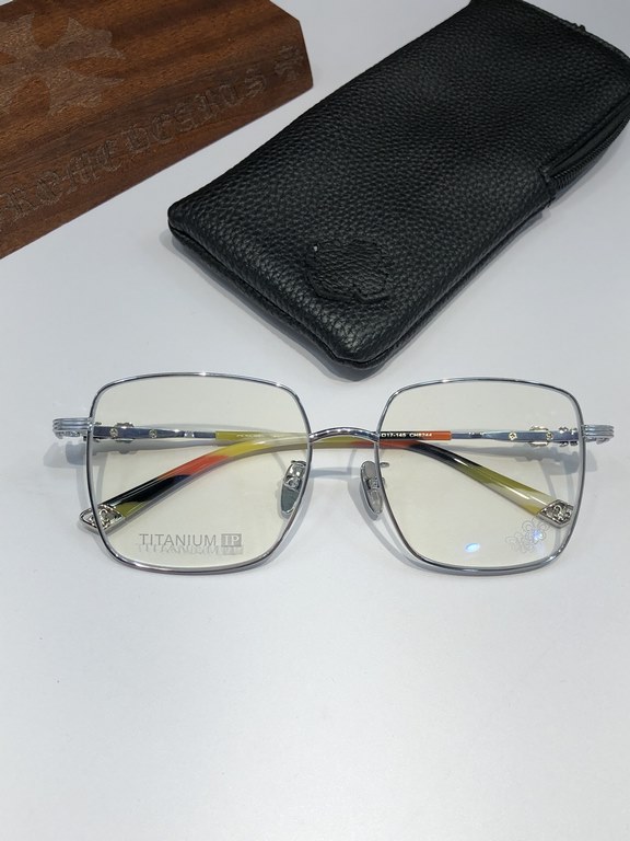 CHROME HEART   Titanium!Large frame with gold wire frame Ultra lightweight pure titanium!CH8244 SIZE 56-17-145