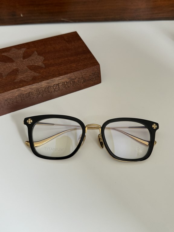 CHROME HEART pure titanium frameSimple cross flower and sword decoration, the whole eyeglasses have a very three-dimensional feelingGIZZNME SIZE52-22-148