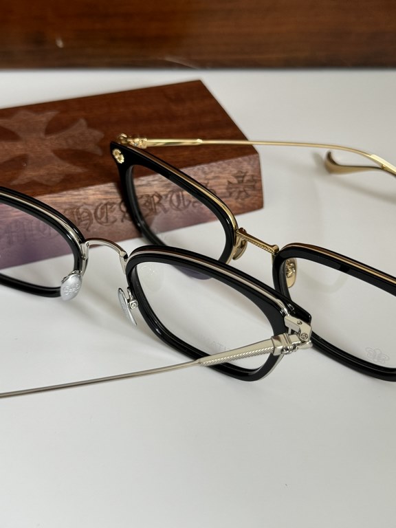 CHROME HEART pure titanium frameSimple cross flower and sword decoration, the whole eyeglasses have a very three-dimensional feelingGIZZNME SIZE52-22-148