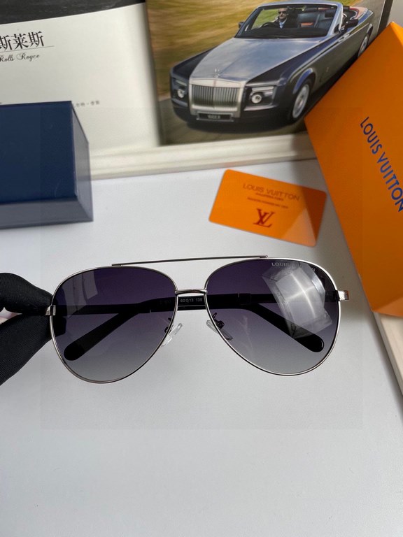 . New   Brand crocus original quality men's polarized sunglasses   Material high-definition polarized Polaroid lenses, metal alloy logo temples. Look at the details to know the master handmade design, exquisite workmansh