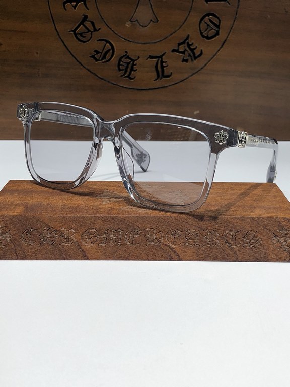 New sunglasses debut thick material handmade plate CHROME HEARTScout flower inlaid carved three-dimensional LOGO High-end perfectionCH8245 SIZE 56-18-154