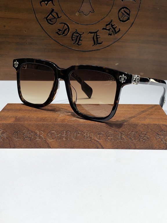 New sunglasses debut thick material handmade plate CHROME HEARTScout flower inlaid carved three-dimensional LOGO High-end perfectionCH8245 SIZE 56-18-154