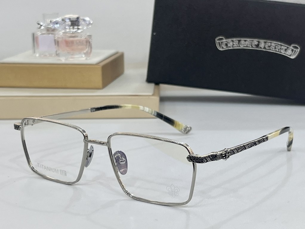 . High-grade pure titanium eyeglasses  CHROME HEARTSquare and versatile, with thick rims for texture.CH8270 SIZE55-17-149