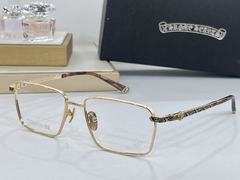 . High-grade pure titanium eyeglasses  CHROME HEARTSquare and versatile, with thick rims for texture.CH8270 SIZE55-17-149