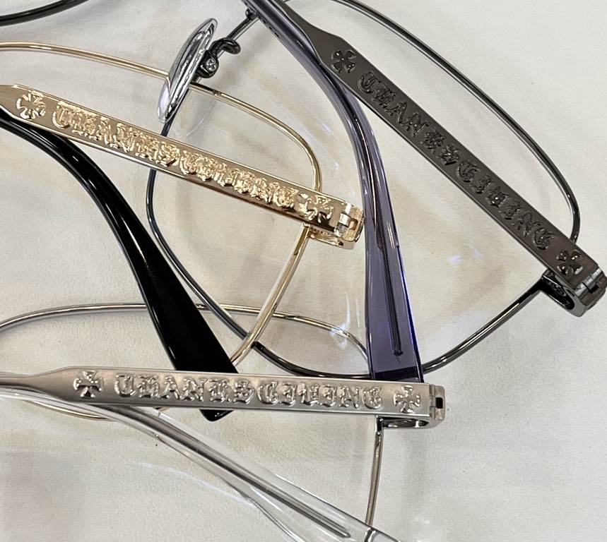 Pure titanium, ultra-lightweight, sculpted temples  CRANRE HEARNT BONE PRONE IIIFashion CrockerWY1021 size55-18-150