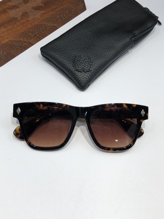 CHROME HEART HD SunglassesMade of specific thick material Scout flower inlay Embossed three-dimensional logoHigh-end perfection CH8249 SIZE 54-19-152