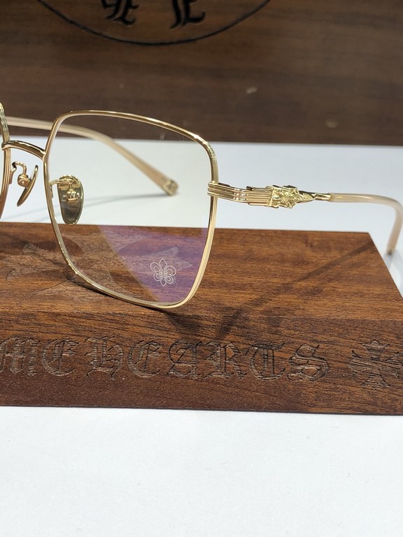 CHROME HEART   Titanium!Large frame with gold wire frame Ultra lightweight pure titanium!CH8244 SIZE 56-17-145