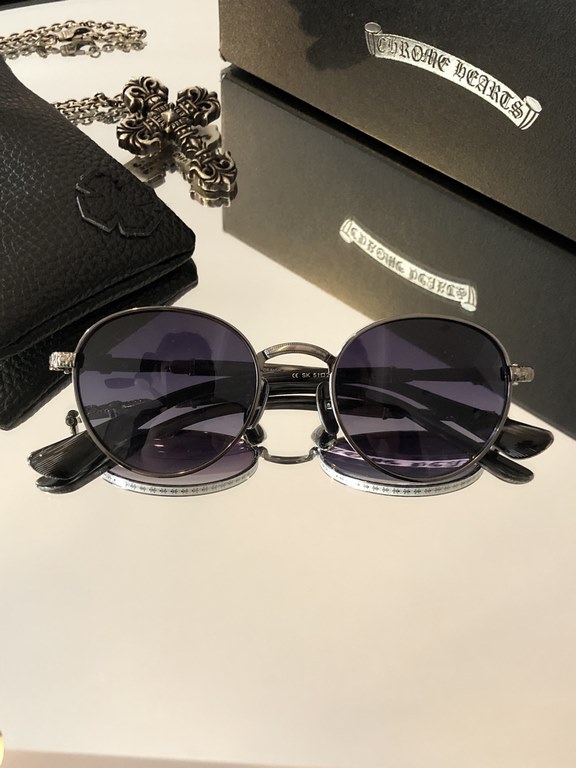 New sunglasses Heavy duty model   Handmade titanium frame  CHROME HEART  new modelsEvery detail reveals exquisite craftsmanship top qualityThe original can not miss the single CH8073SIZE51-20-148