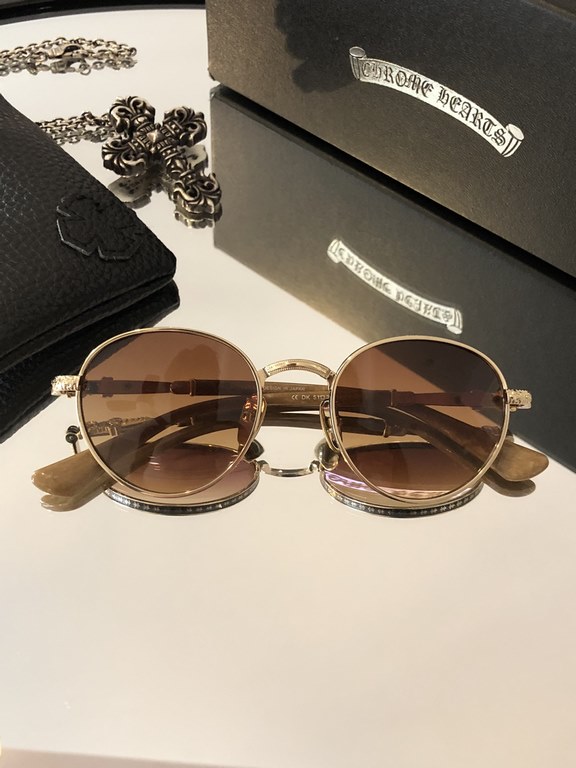 New sunglasses Heavy duty model   Handmade titanium frame  CHROME HEART  new modelsEvery detail reveals exquisite craftsmanship top qualityThe original can not miss the single CH8073SIZE51-20-148