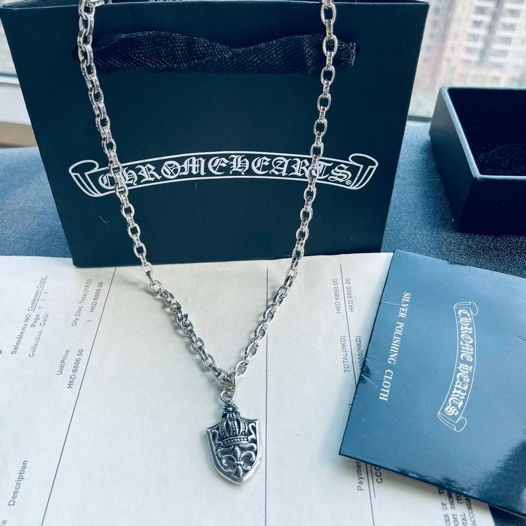 [Counter Quality] Chrome Hearts Croheart Classic Scout Flower Shield   Pendant Crucifix Necklace Bump Shape Different Floral Design Styles Presenting Distinctive Crucifixes The Scout Flower is the logo of Croheart, so it