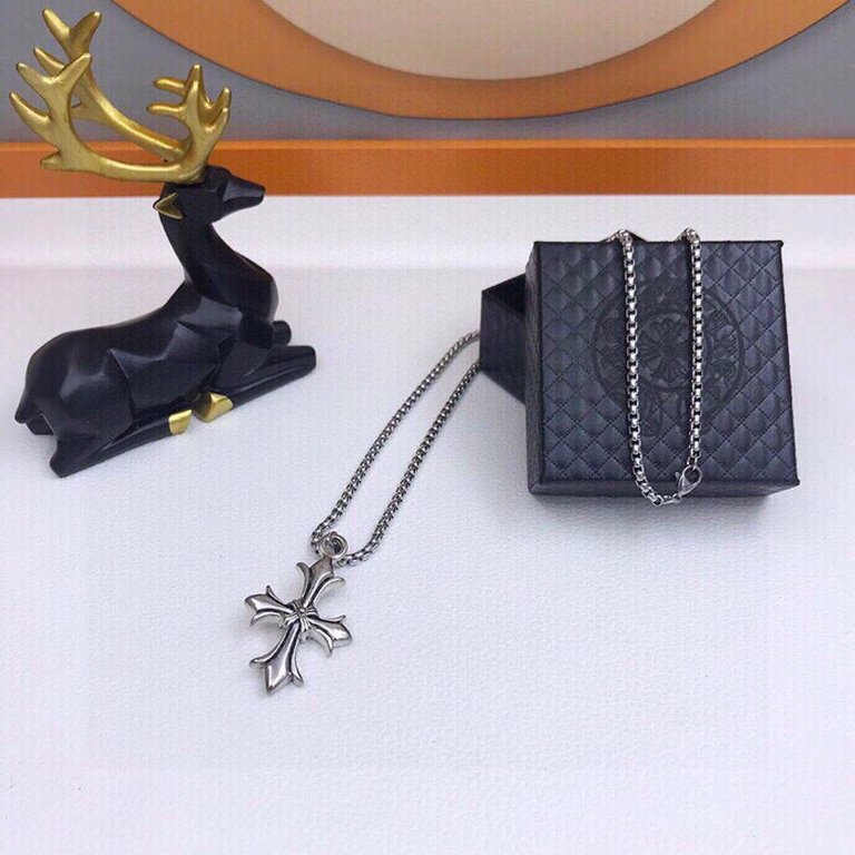 Dollar  with box packaging   CHROME HEARTS Crocus Double Crucifix Necklace. Fashionable and trendy criss-cross necklace in the brand's luxury style. Hip hop street style. High-end atmosphere. Chain length 68cm.