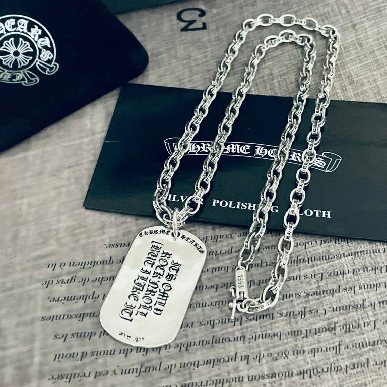 Counter new Chrome Hearts   Crow heart retro tongue   tag letters necklace Imported production process Precision quality Pure handmade ～ authentic open mold   Trendy fashion must Men and women can wear Couple models with