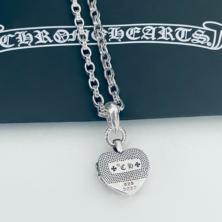 Counter original Chrome Hearts   Crocodile heart heart pendant letters necklace Imported production process Precision quality Pure handmade ～authentic open mold   Trendy fashion must have Men and women can wear Couple's 