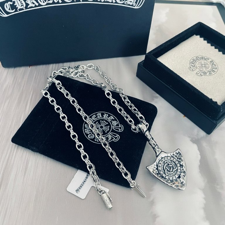 Counter new Chrome Hearts   Crowe heart vintage oar pendant letters necklace Original craftsmanship craft quality Pure handmade ～ genuine open mold   Trendy fashion must Men and women can wear Couples models with the sam