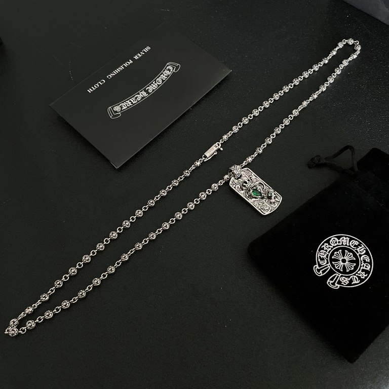 [Counter Quality] Chrome Hearts Croheart Classic Skull Emerald Pendant Scout Flower Necklace Bump shape different pattern design style presents distinctive Cross Scout Flower is Croheart's logo so more durable Authentic 