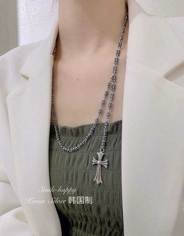 Korean version of the Dongdaemun fall and winter new Cro heart retro sweater chain cross necklace, S925 silver, personalized fashion, sweet and cool! bai84