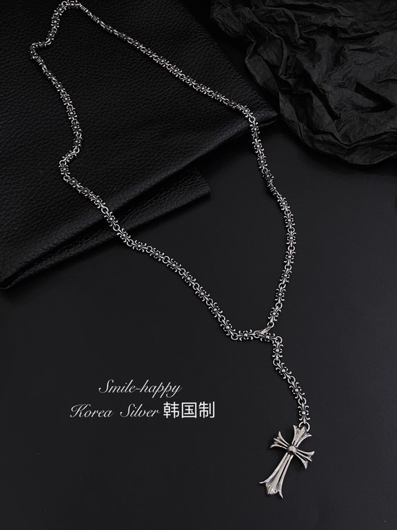 Korean version of the Dongdaemun fall and winter new Cro heart retro sweater chain cross necklace, S925 silver, personalized fashion, sweet and cool! bai84