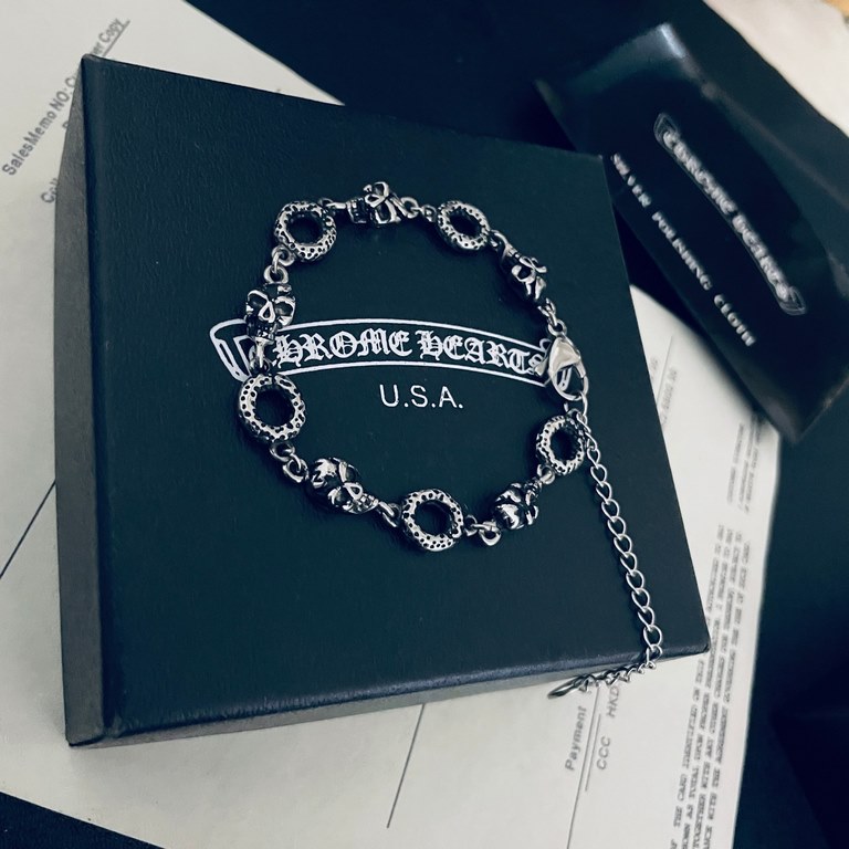 [Counter Quality] Chrome Hearts Croheart Classic Vintage Skull Bracelet Bump shape different pattern design style presents distinctive Cross Scout Flower is the logo of Croheart so more durable Authentic beat edition Chr