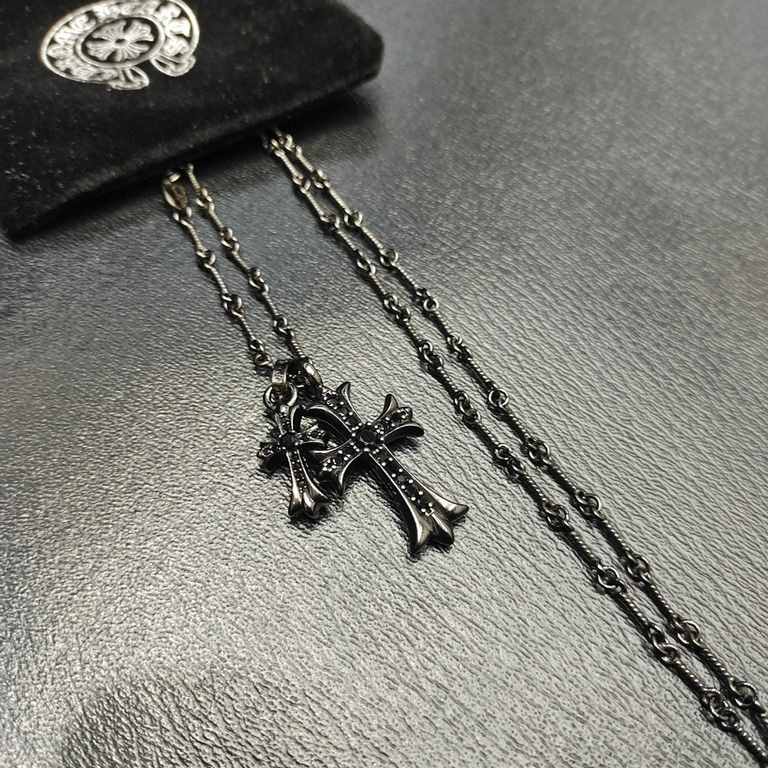 Crocus Black Silver Double Cross NecklaceElectroplated black with multiple layers of vacuum platingThe effect on the body is very good Hot models Cost-effective!