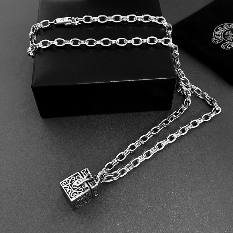 Chrome Hearts   Crocodile Heart Gift Box   Pendant Letters Necklace Imported counterpart craftsmanship Pure handmade ～genuine open mold   Trendy and fashionable must-have Men and women can wear Couple models the same sty